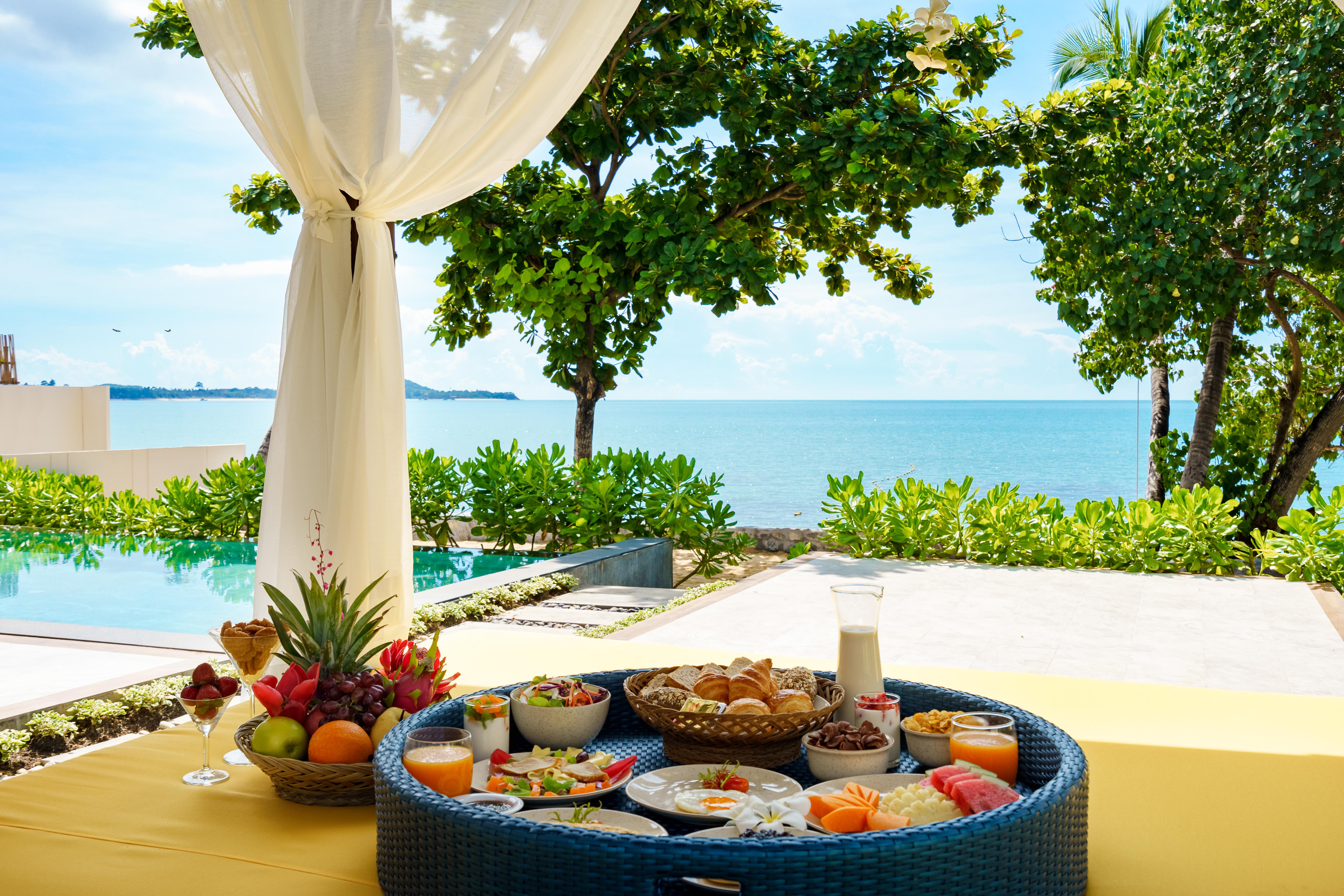 Fair House Villas & Spa, Koh Samui Mae Nam Exterior photo Breakfast at the beach
